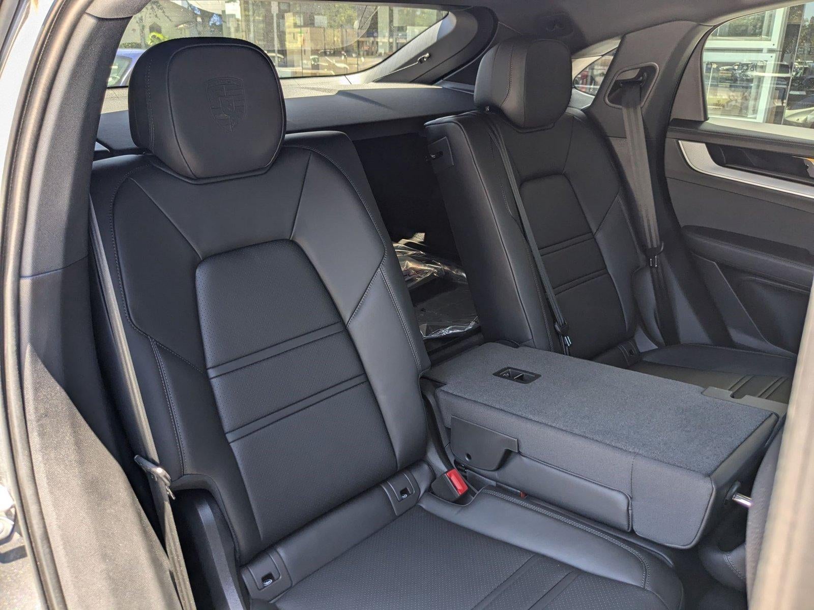 2025 Porsche Cayenne Coupe AWD
