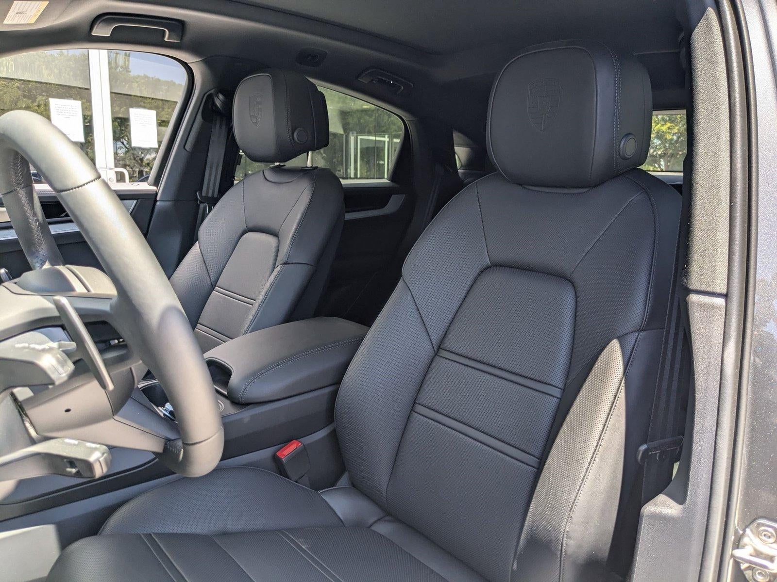 2025 Porsche Cayenne Coupe AWD